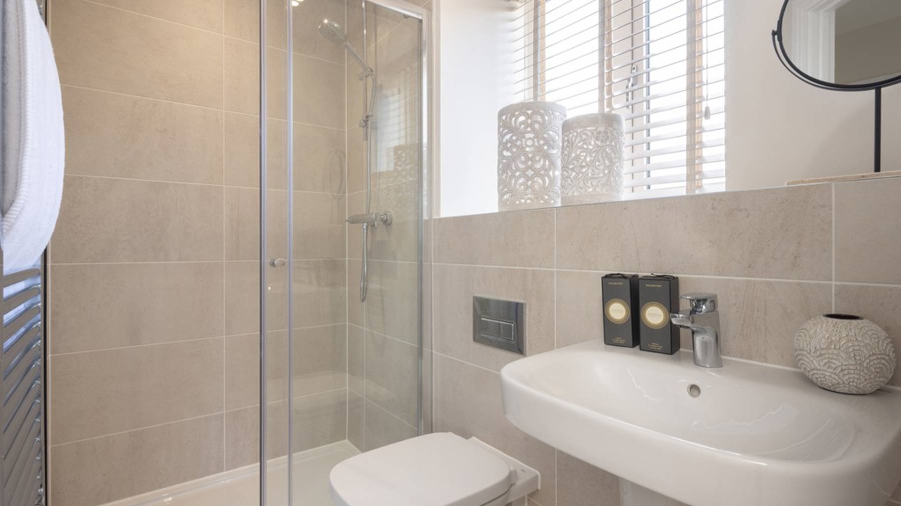 En suite of 4 bedroom house for sale in Crowthorne, Berkshire