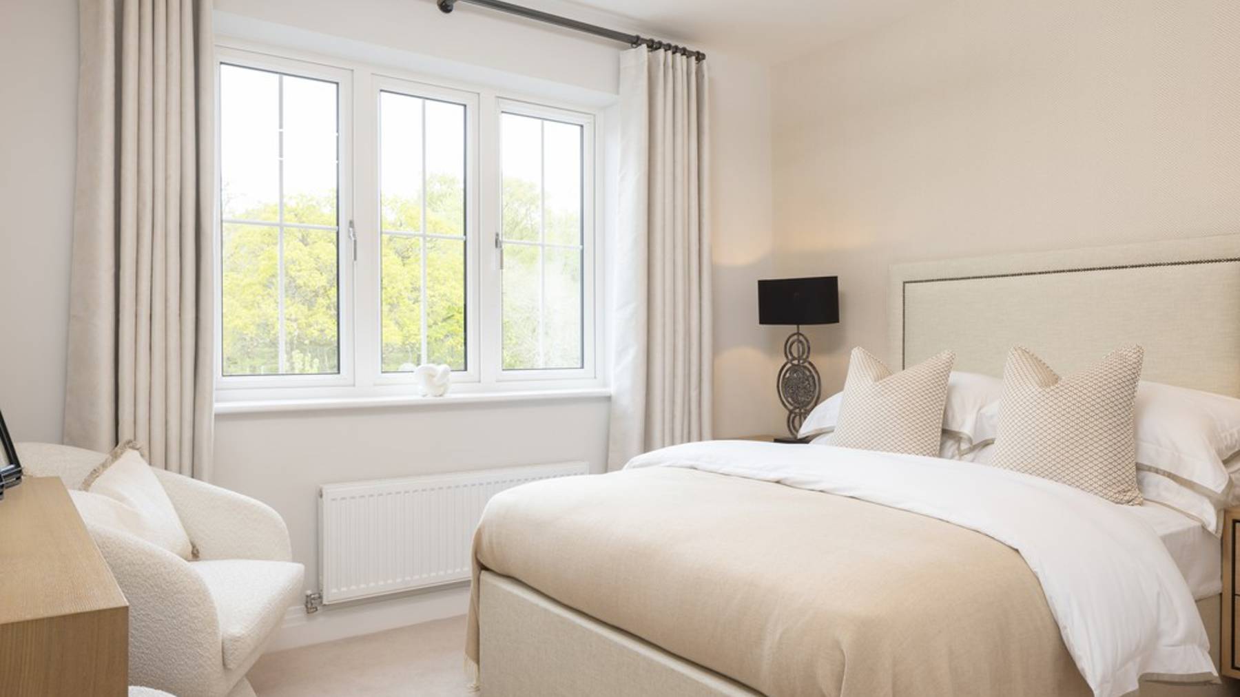 Bedroom of 3 bedroom house for sale in Crowthorne, Berkshire