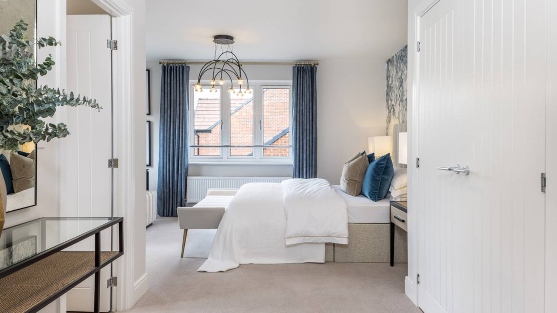 Bedroom of houses for sale in Crowthorne