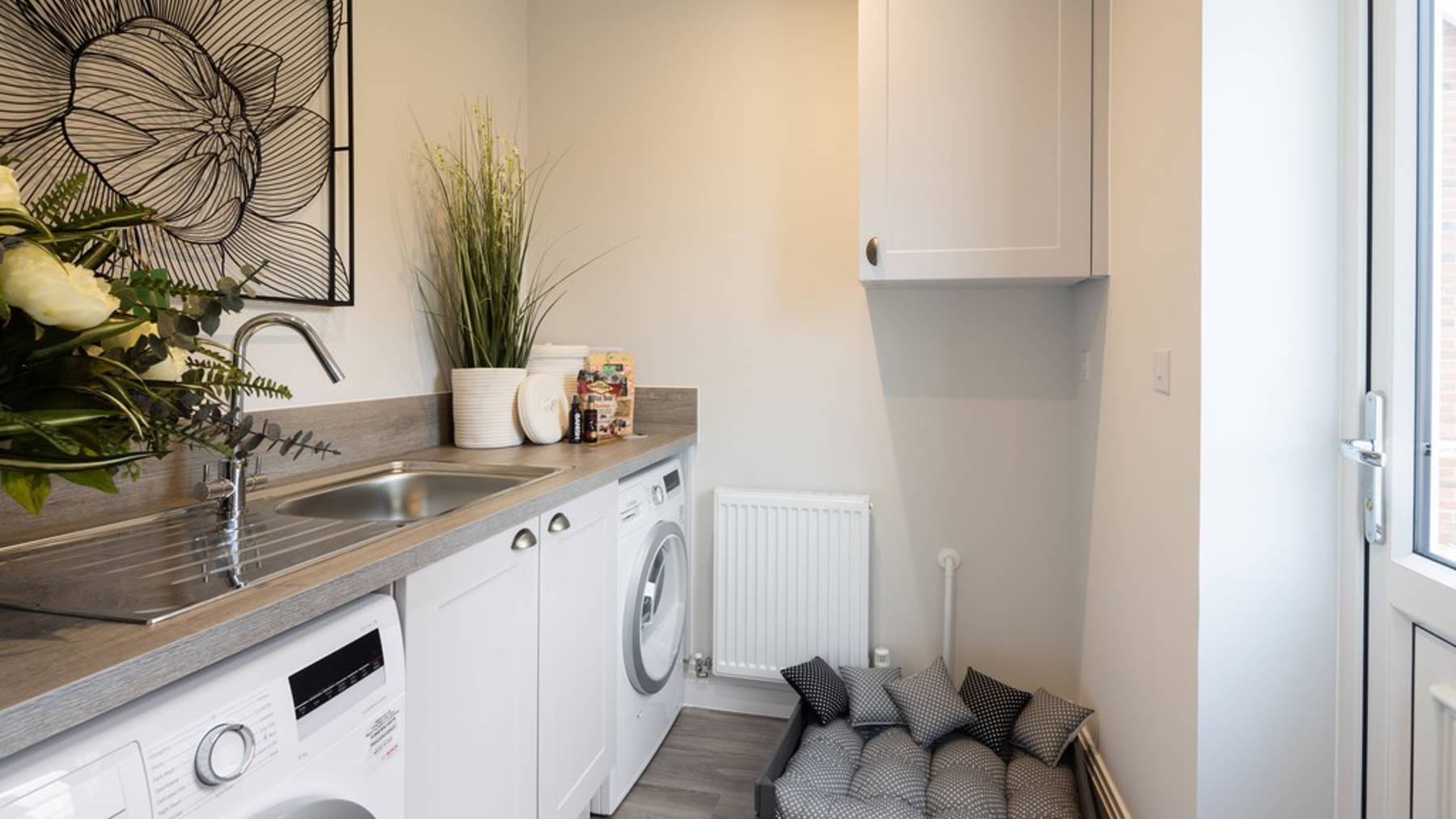 Utility room of 3 bedroom house for sale in Crowthorne, Berkshire